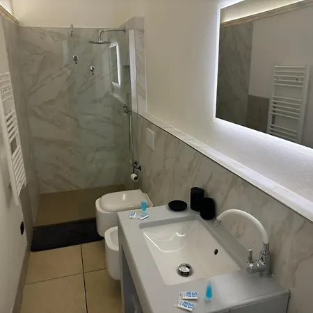 Lagrottizia - 3 Minuti Dal Apartament Como